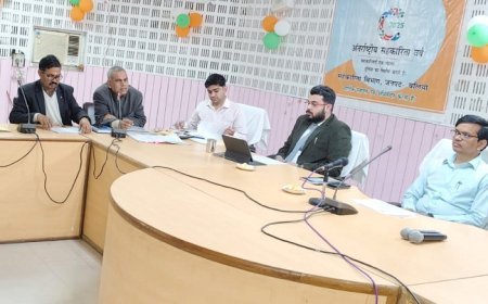 Ballia News: DM ने आगामी एक माह में पंजीकृत सभी सहकारी समितियों को क्रियाशील कराने के दिए निर्देश। 