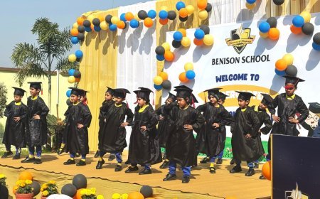 Deoband News: किंडर गार्टन ग्रेजुएशन सेरेमनी में बच्चों ने मचाया धमाल