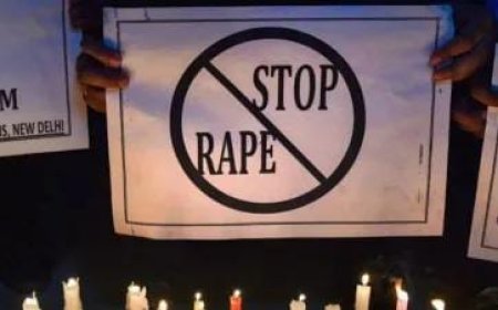 Crime News: टीचर और प्रिंसिपल ने मिलकर छात्रा से किया रेप, ग्रामीणों ने किया प्रदर्शन