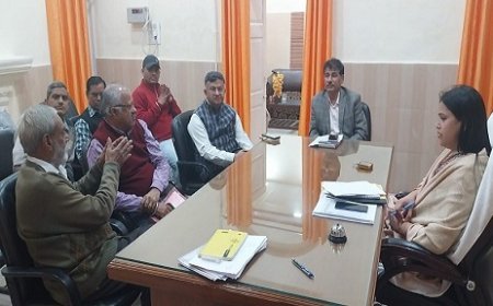Agra News: जि.पं.अध्यक्ष की डा मुंजू भदौरिया का अधिकारियों और सिविल सोसाइटी ऑफ़ आगरा के प्रतिनिधियों के साथ रेहावली बांध पर विमर्श किया। 
