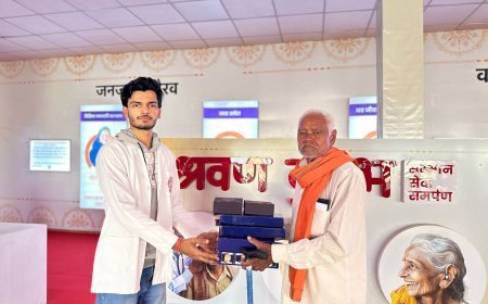 Maha Kumbh 2025: श्रवण कुम्भ में वरिष्ठजनों को उपलब्ध कराए गए 1847 उपकरण