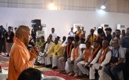 Varanasi News: महाशिवरात्रि पर 11.69 लाख से अधिक श्रद्धालुओं ने किए बाबा के दर्शन ।