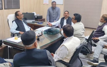 Uttarakhand News: लाल निशानों के विरोध में लोनिवि के अधिशासी अभियंता को घेरा। 