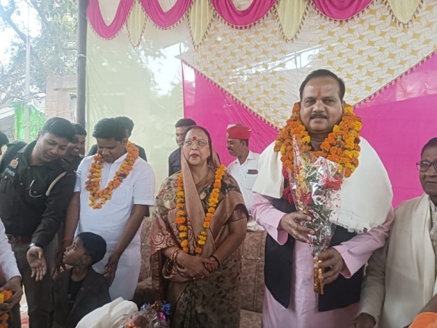 Hardoi News: मूर्ति चोरी मामले में जल्द खुलासा होने पर विधायक एवं जिला पंचायत अध्यक्ष का किया गया अभिनंदन, लोगों ने सुशासन को सराहा। 