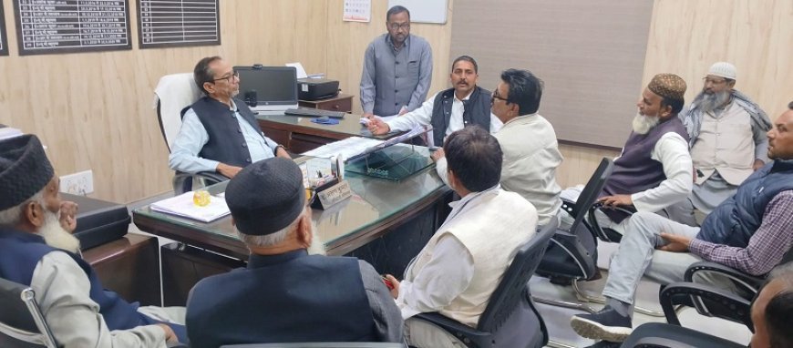 Uttarakhand News: लाल निशानों के विरोध में लोनिवि के अधिशासी अभियंता को घेरा। 