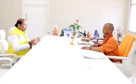 Kanpur News: विधायक सुरेन्द्र मैथानी ने मुख्यमंत्री योगी आदित्यनाथ से मुलाकात कर सौंपा माँग पत्र। 