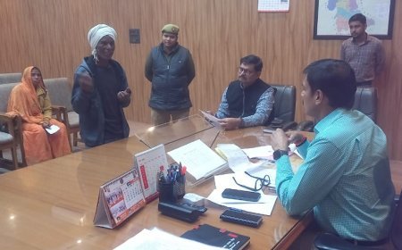 Hardoi News: शिवपाल की चार साल की समस्या चार मिनट में हुई दूर, जिलाधिकारी ने तत्काल कार्रवाई कर दिए निर्देश। 