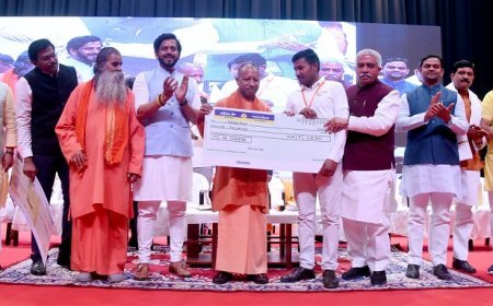 Gorakhpur News: स्वरोजगार का उपहार, युवाओं के साथ सरकार- प्रदेश में 10 लाख नए युवा उद्यमी तैयार करेगी सरकार। 