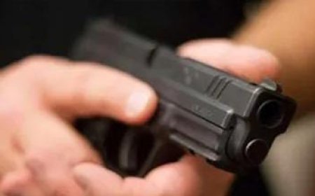 Crime News: दरोगा ने अपनी रिवॉल्वर से खुद को मारी गोली, मौके पर तोड़ा दम।