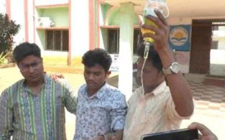 Odisa News: तबीयत खराब होने पर शिक्षक को नहीं मिली छुट्टी, फिर सलाइन चढ़वाकर पहुंचा स्कूल।