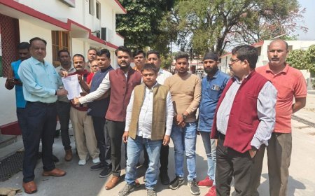 Sitapur News: पत्रकार राघवेन्द्र बाजपेई के हत्यारों को दी जाय सख्त सजा, परिवार को मिले आर्थिक मदद। 