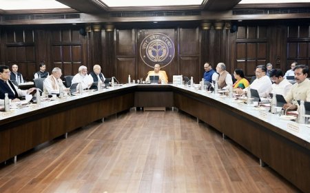 Lucknow News: योगी सरकार का बड़ा फैसला- 10 से 25 हजार मूल्य के भौतिक स्टाम्प पेपर होंगे चलन से बाहर। 