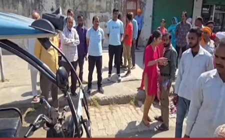 Uttarakhand News: ई- रिक्शा बाइक की भिड़त में चार लोग घायल। 