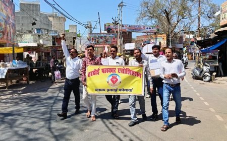 Hardoi News: हरदोई पत्रकार एसोसिएशन कोथावा इकाई ने सीओ को सौंपा ज्ञापन, हत्यारों की गिरफ्तारी और कठोर सजा देने की उठी मांग। 