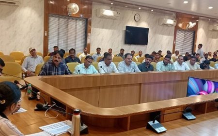 Hardoi News: जिलाधिकारी की अध्यक्षता में हुई जल जीवन मिशन की बैठक, अब तक 1249 ग्रामों में कुल 566549 कनेक्शन दिए गए। 