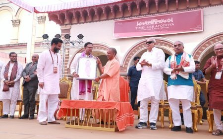 Ayodhya News: मुख्यमंत्री ने किया साहित्यिक उत्सव 'टाइमलेस अयोध्याः अयोध्या लिटरेचर फेस्टिवल' का उद्घाटन। 