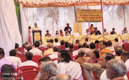 Hardoi News: कृषि विविधीकरण एव कृषि उद्यमिता पर दिया जाय जोर - डॉ संजय सिंह 