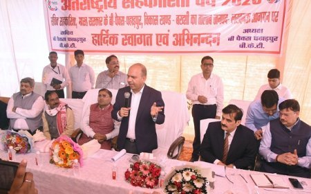 Lucknow News: सचिव सहकारिता, भारत सरकार डॉ0 आशीष कुमार भूटानी ने किया निरीक्षण- संबंधित अधिकारियों एवं कर्मचारियों को आवश्यक दिशा-निर्देश दिये।