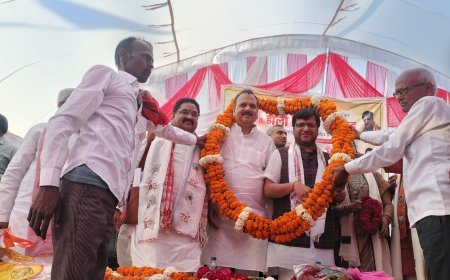 Hardoi News: होली मिलन समारोह में कवि सम्मेलन का आयोजन, मुख्य अतिथि बने आबकारी राज्यमंत्री नितिन अग्रवाल