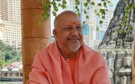 UP News: मुगलों को लेकर महामंडलेश्वर ने दिया बयान- जिस देश से ये आए थे वहीं पर उनकी कब्र को पटक देना चाहिए। 