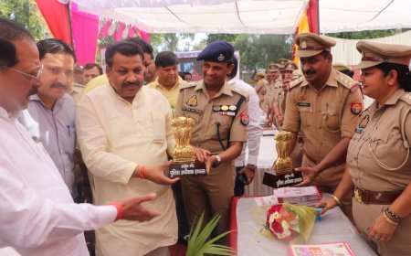 Hathras News: तीन दिवसीय मेले के समापन समारोह में पहुंचे सांसद अनूप प्रधान