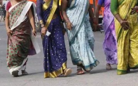 Delhi News: दिल्ली पुलिस ने 6 बांग्लादेशियों को किया गिरफ्तार, नकली किन्नर बनकर मांग रहे थे भीख।