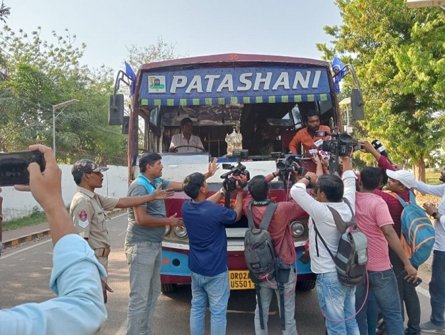 Political News: चंद्रशेखर आजाद के काफिले पर हुआ जानलेवा हमला, ट्वीट कर आजाद ने साधा निशाना। 