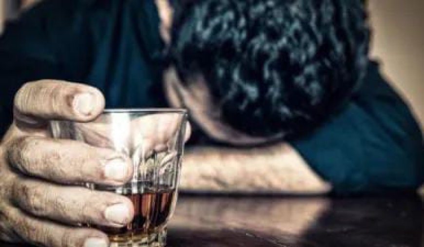 Maharashtra News: सार्वजनिक स्थानों पर शराब पीना पड़ सकता है महंगा, सरकार ला सकती है बिल। 