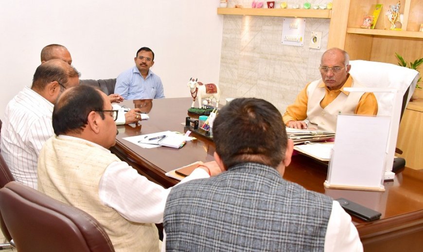 Lucknow News: पशुधन मंत्री लखनऊ में गोवंश को रेडियम पट्टी पहनाये जाने के अभियान की करेंगे शुरूआत।   