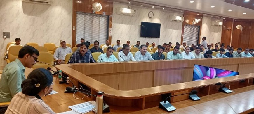 Hardoi News: जिलाधिकारी की अध्यक्षता में हुई जल जीवन मिशन की बैठक, अब तक 1249 ग्रामों में कुल 566549 कनेक्शन दिए गए। 