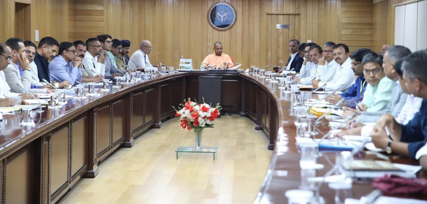 Lucknow News: CM ने राज्य हीटवेव एक्शन प्लान-2025 के साथ ही लखनऊ, आगरा व झांसी के सिटी एक्शन प्लान की पुस्तक का भी किया विमोचन