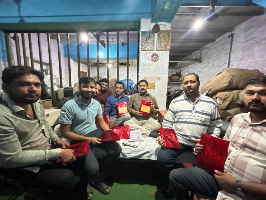 Hathras News: व्यापार मण्ड़ल के शपथ ग्रहण को लेकर हुई बैठक