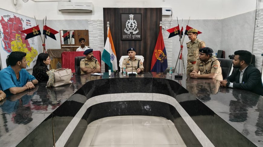 Hardoi News: पुलिस लाइन में किया गया निशुल्क चिकित्सा शिविर का आयोजन, पुलिस कर्मियों का किया गया स्वास्थ्य परीक्षण 