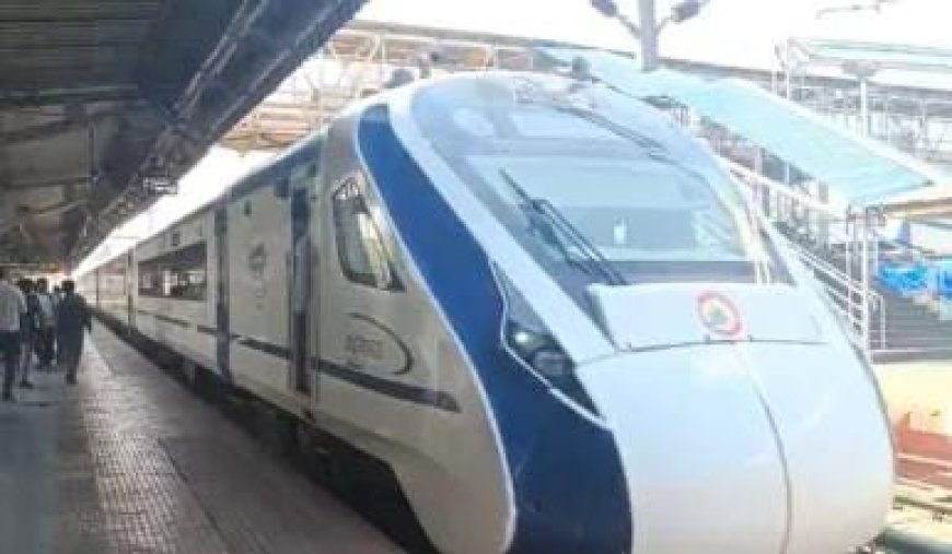 वंदे भारत एक्सप्रेस ट्रेन पर पत्थरबाजों ने किया हमला, यात्रियों में फैली दहशत।