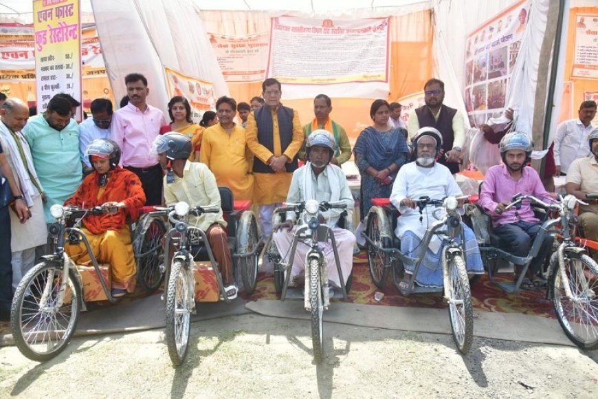 UP News: मोदी और योगी सर्वसमाज को ही अपना परिवार मानते हैं और उसी की खुशहाली और समृद्धि के लिए दिन-रात कार्य कर रहे- ए.के. शर्मा 