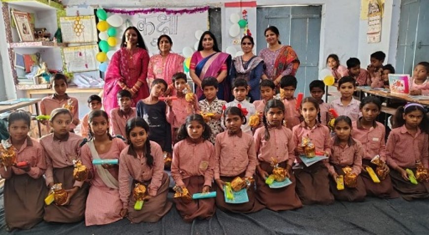 Hardoi News: कक्षा पांच के बच्चों को दी गई विदाई- गुरूजनों ने बच्चों को उनके उज्ज्वल भविष्य की शुभकामनाएं दी। 