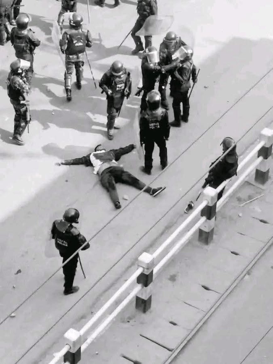 Nepal: उग्र प्रदर्शन और आगजनी के बीच नेपाल में इमरजेंसी जैसे हालात, दो की मौत, 30 अन्य घायल, पत्रकार सुरेश रजक की भी मौत