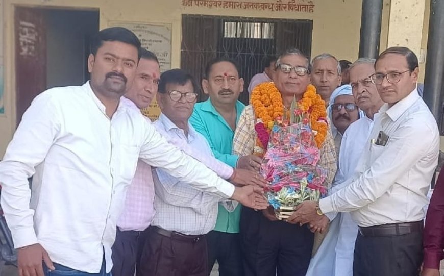 Ayodhya News: सेवानिवृत्त उदय नारायण तिवारी ने कहा- जब तक इस शरीर में प्राण हैं, मैं शिक्षकों के हित की लड़ाई लड़ता रहूंगा।