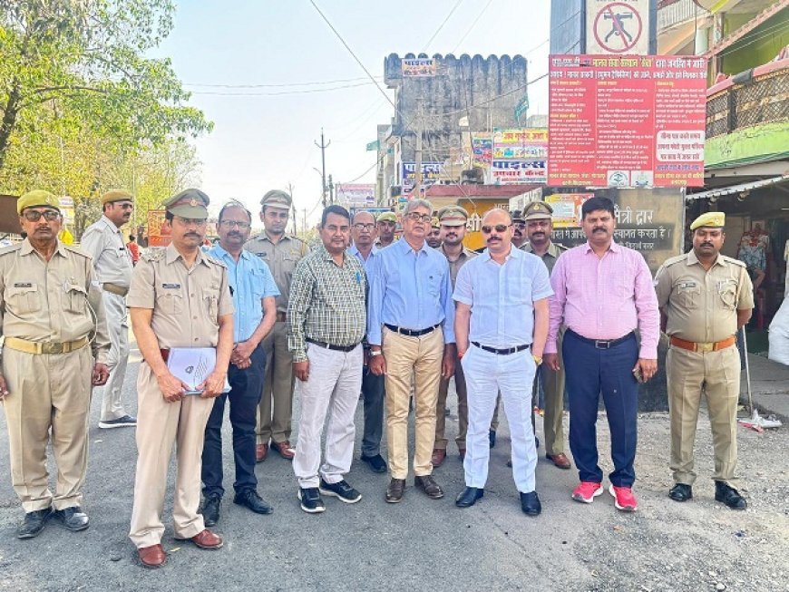 Siddharthnagar News: बॉर्डर पर निरीक्षण करने पहुंचे  कस्टम अपर आयुक्त, द्विदेशीय व्यापार को सरल व सहज तरीके के करने के दिए निर्देश। 