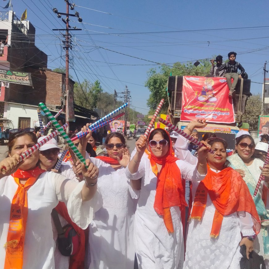 Kanpur News: झूले लाल जन्मोत्सव को सिंधी समाज ने बड़े ही धूम धाम से शुरुआत की, विधायक अजय कपूर ने शोभा यात्रा को हरी झंड़ी दिखा कर रवाना किया