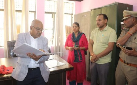 Kanpur News: जिलाधिकारी ने जय प्रकाश नारायण सर्वोदय विद्यालय कल्याणपुर का निरीक्षण किया। 