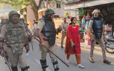 Hardoi News: दंगा नियंत्रण का मेगा ड्रिल- हार्डकोर अभ्यास में पुलिस ने चलाए अश्रु गैस-रबर बुलेट, कस्बे में अफरातफरी। 