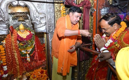 Lucknow News: उप मुख्यमंत्री केशव प्रसाद मौर्य ने मां शीतला देवी अतिथि गृह, सयारा, महापुरुषों की प्रतिमा पर माल्यार्पण कर श्रद्धासुमन अर्पित किए