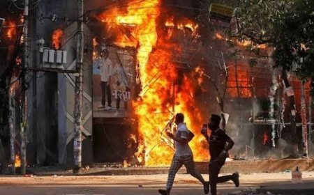 बांग्लादेश में एक बार फिर हुई हिंसा, शेख हसीना की पार्टी के लोगों को बनाया गया निशान।