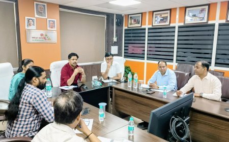 Lucknow News: प्रमुख सचिव डॉ. हरिओम ने कौशल प्रशिक्षण कार्यक्रमों की समीक्षा बैठक, अक्रियाशील प्रशिक्षण प्रदाताओं को हटाने के निर्देश 