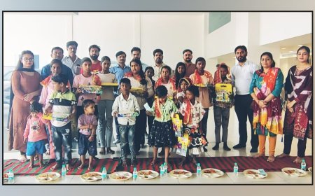 Hardoi News: कान्सेप्ट कार्स लि. द्वारा श्री राम नवमी पर हवन, पूजन व महा कन्या भोज का आयोजन, डायरेक्टर सजीव अग्रवाल ने बेटियों के प्रति अपने भावों को व्यक्त किया