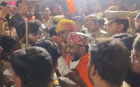 Kanpur News: रामनवमी शोभायात्रा में माहौल बिगाड़ने की कोशिश, पुलिस बल ने स्थिति को संभाला