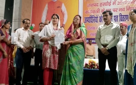 Hardoi News: पोषण के सम्बन्ध में आँगनबाड़ी कार्यकत्री महत्वपूर्ण कड़ी - जिला पंचायत अध्यक्ष