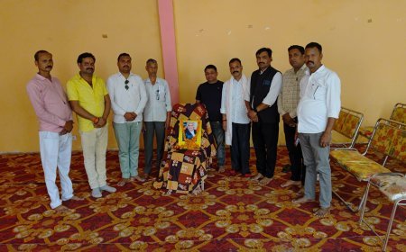 Sitapur News: ग्रामीण पत्रकार एशोसिएशन के प्रांतीय प्रदेश उपाध्यक्ष के आकस्मिक निधन पर शोक सभा का आयोजन