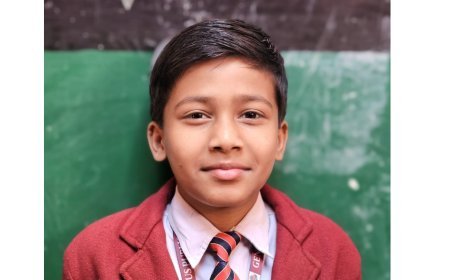 Hardoi News: पत्रकार के पुत्र ने बढ़ाया कस्बे का मान, समाज कल्याण विभाग द्वारा संचालित स्कूल की प्रवेश परीक्षा में पाए 77 फ़ीसदी अंक 